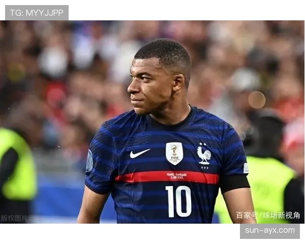 戴维斯边路统治力持续攀升，精彩表现引爆球迷热议